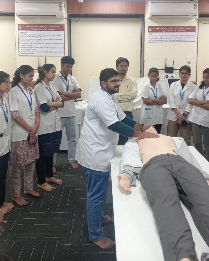 Cpr demonstration on mannequin Cpr demonstration on mannequin