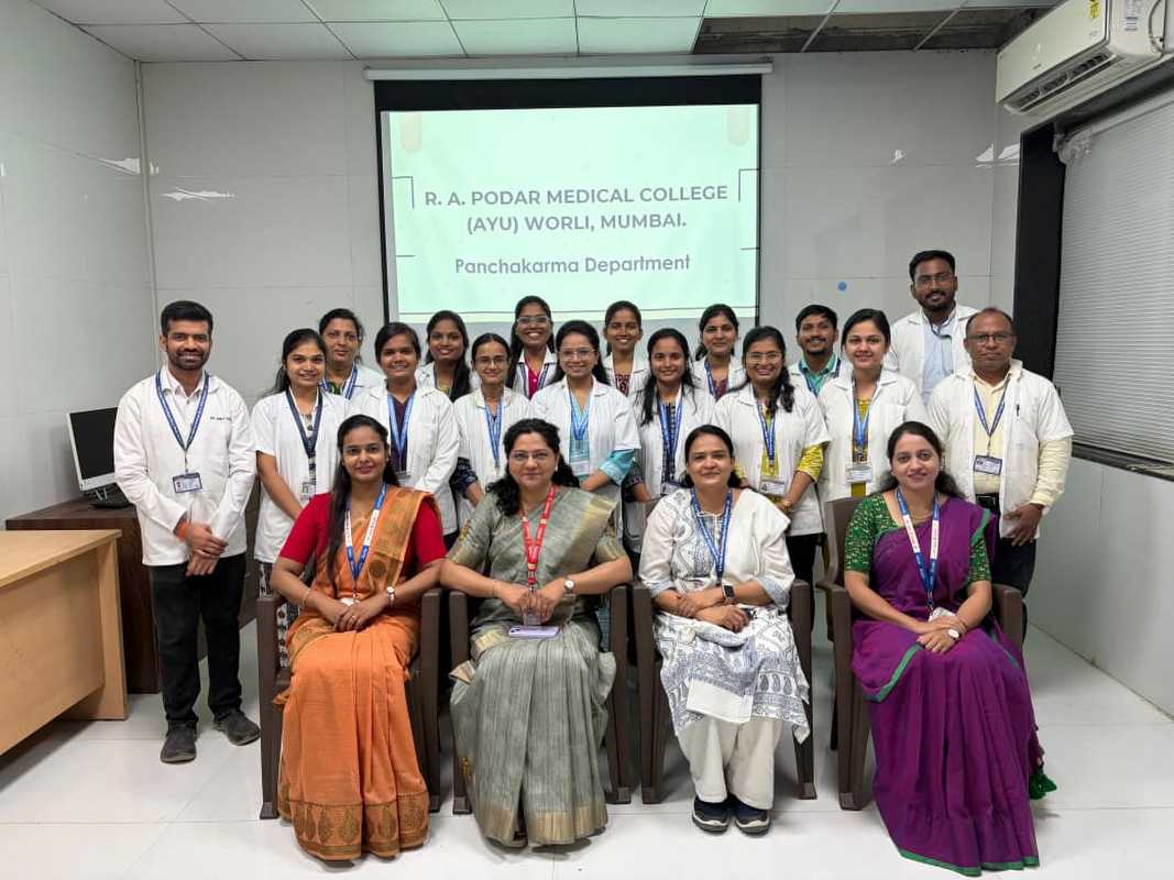 Faculty with PG Students Faculty with PG Students